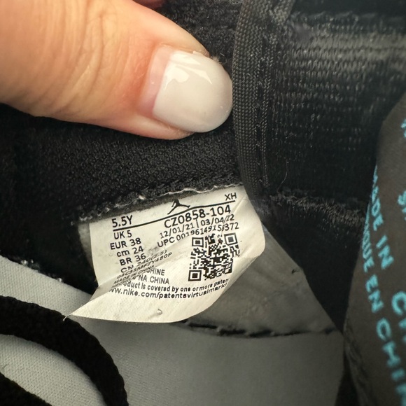 Air Jordan 1 Retro Low OG (GS) youth 5.5 white power blue black - Picture 7 of 12